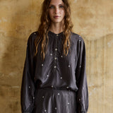 MIDNIGHT BLOUSE, CHARCOAL/IVORY BANDHINI TIE&DYE SILK