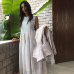 JAMDANI DRESS SLEEVELESS, WHITE // BLUE - SAAKI