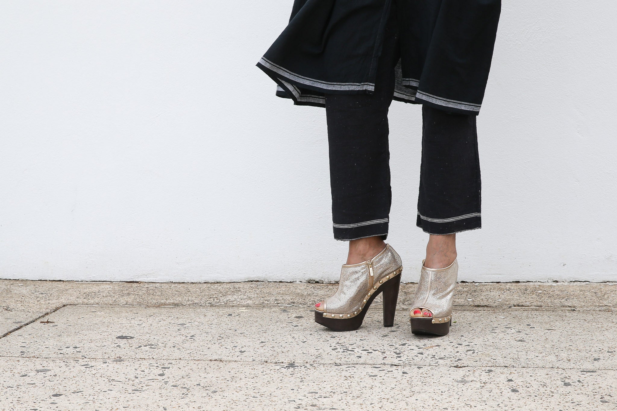 KHADI TROUSERS, BLACK HANDWOVEN - SAAKI