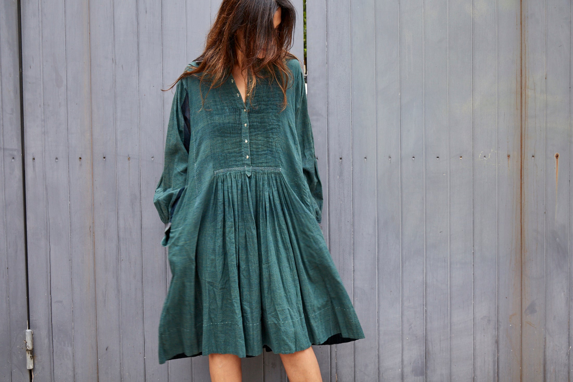 PLEATED EXAGGERATED SLEEVE SHIRT DRESS, GREEN - SAAKI