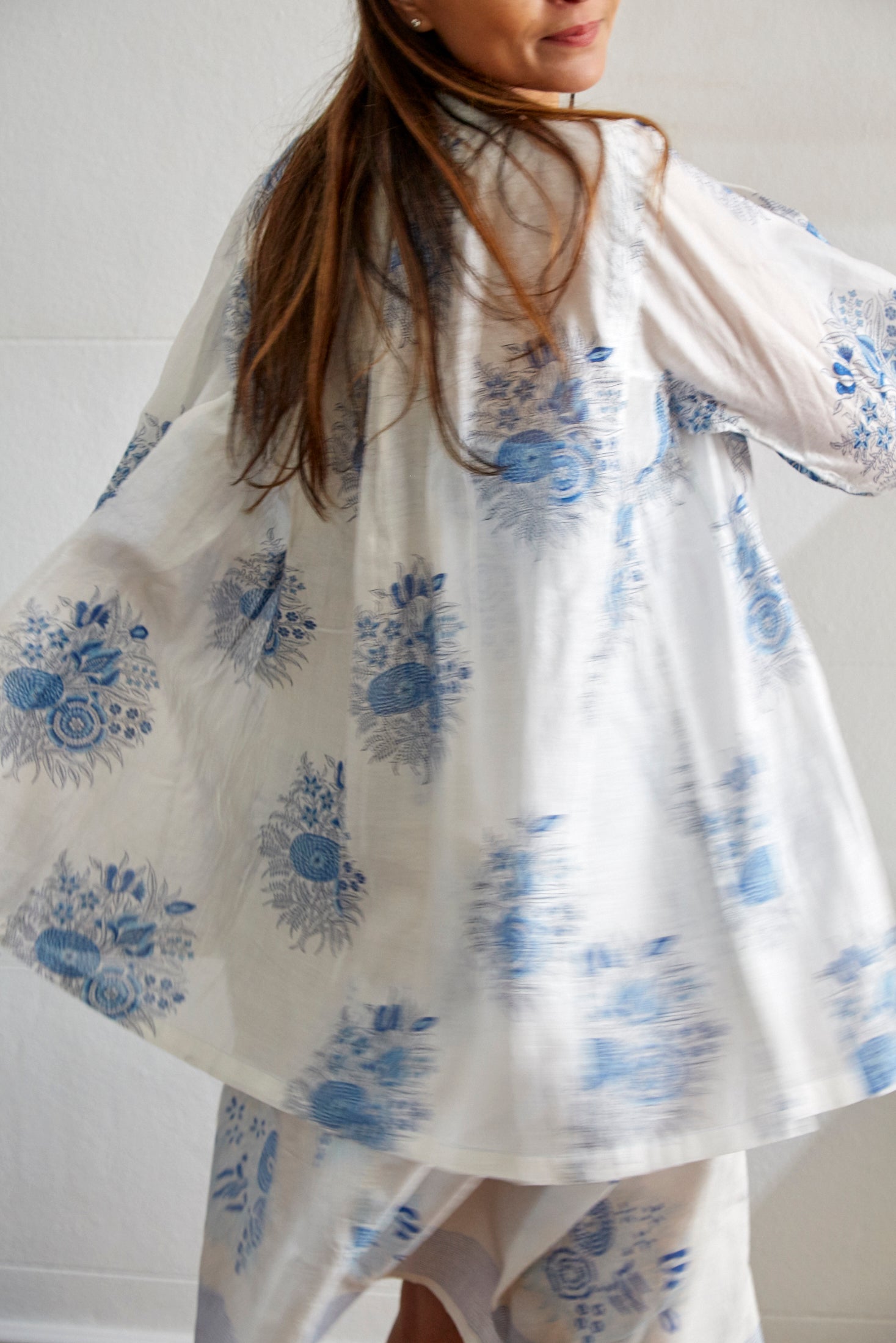 RUFFLE SILK BLOUSE, WHITE // INDIGO BOTANIC - SAAKI