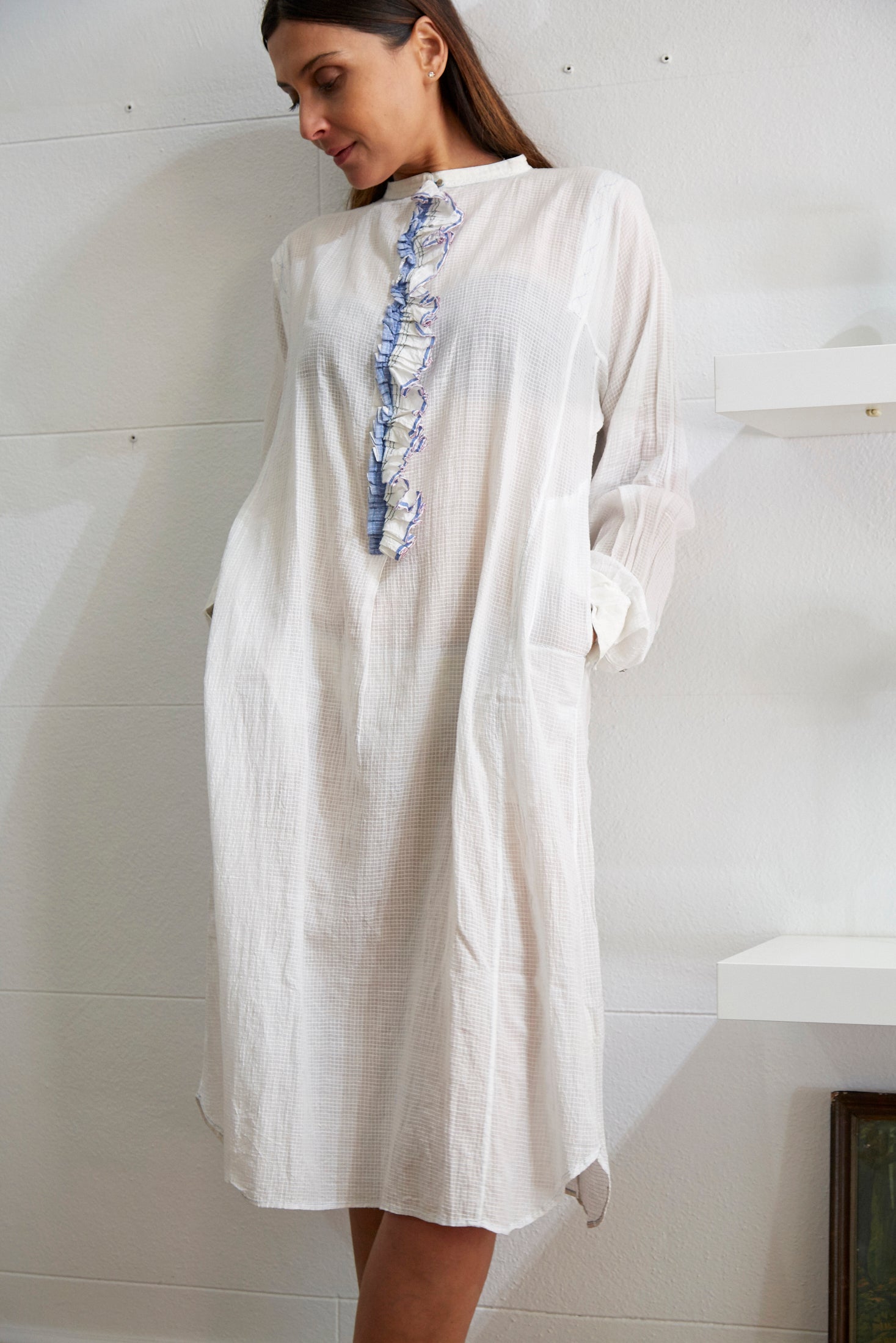 FRONT RUFFLE DRESS, WHITE // BLUE WAFFLE - SAAKI
