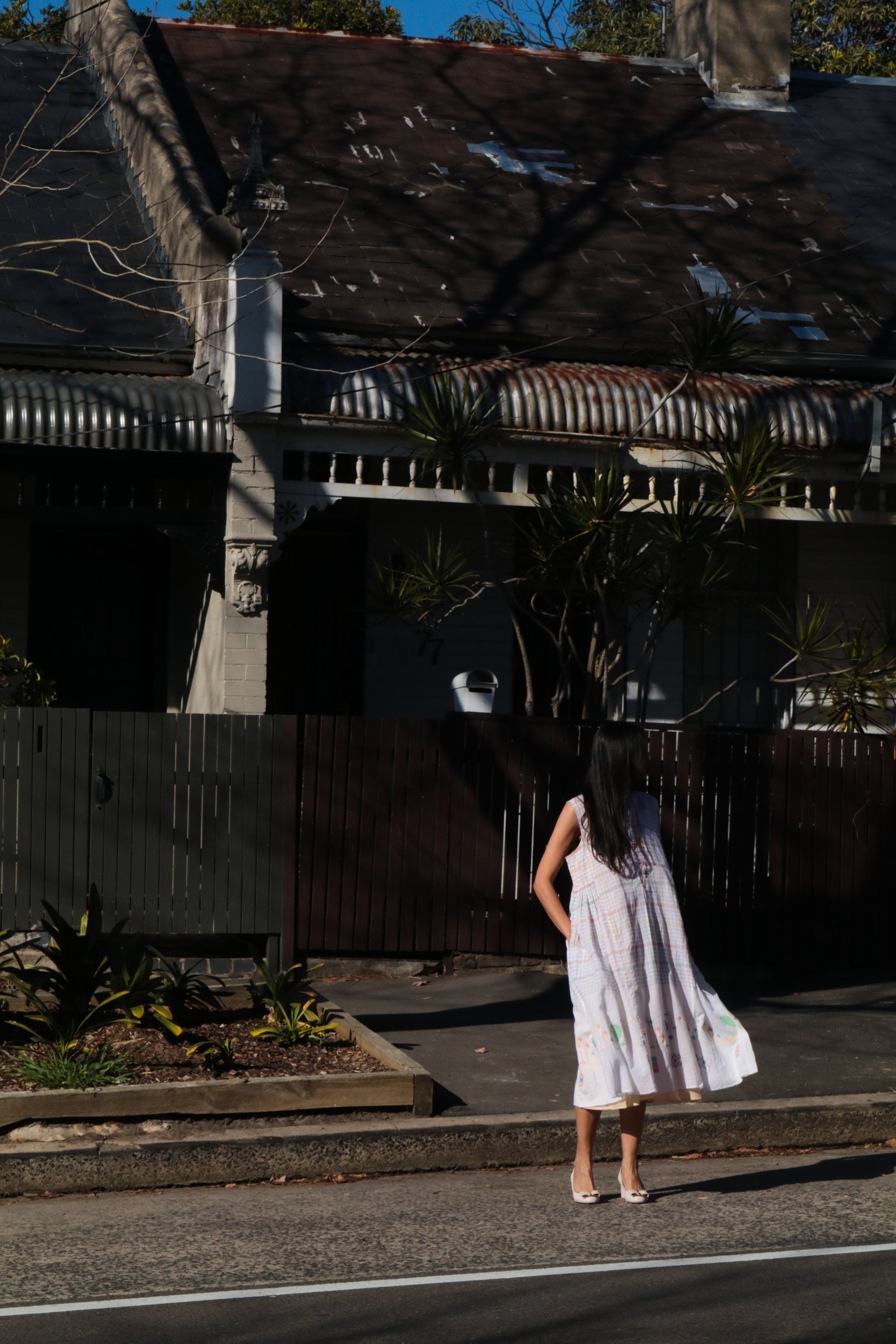 MUSLIN JAMDANI//CHECK DRESS, WHITE SLEEVELESS - SAAKI
