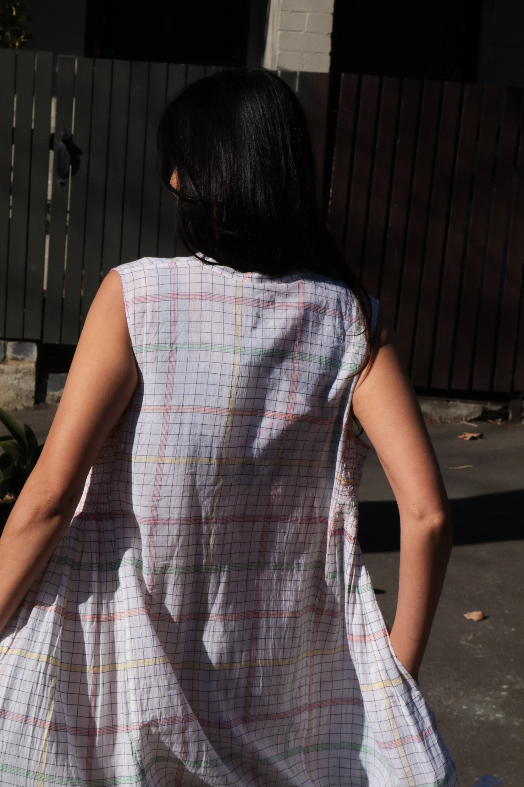 MUSLIN JAMDANI//CHECK DRESS, WHITE SLEEVELESS - SAAKI