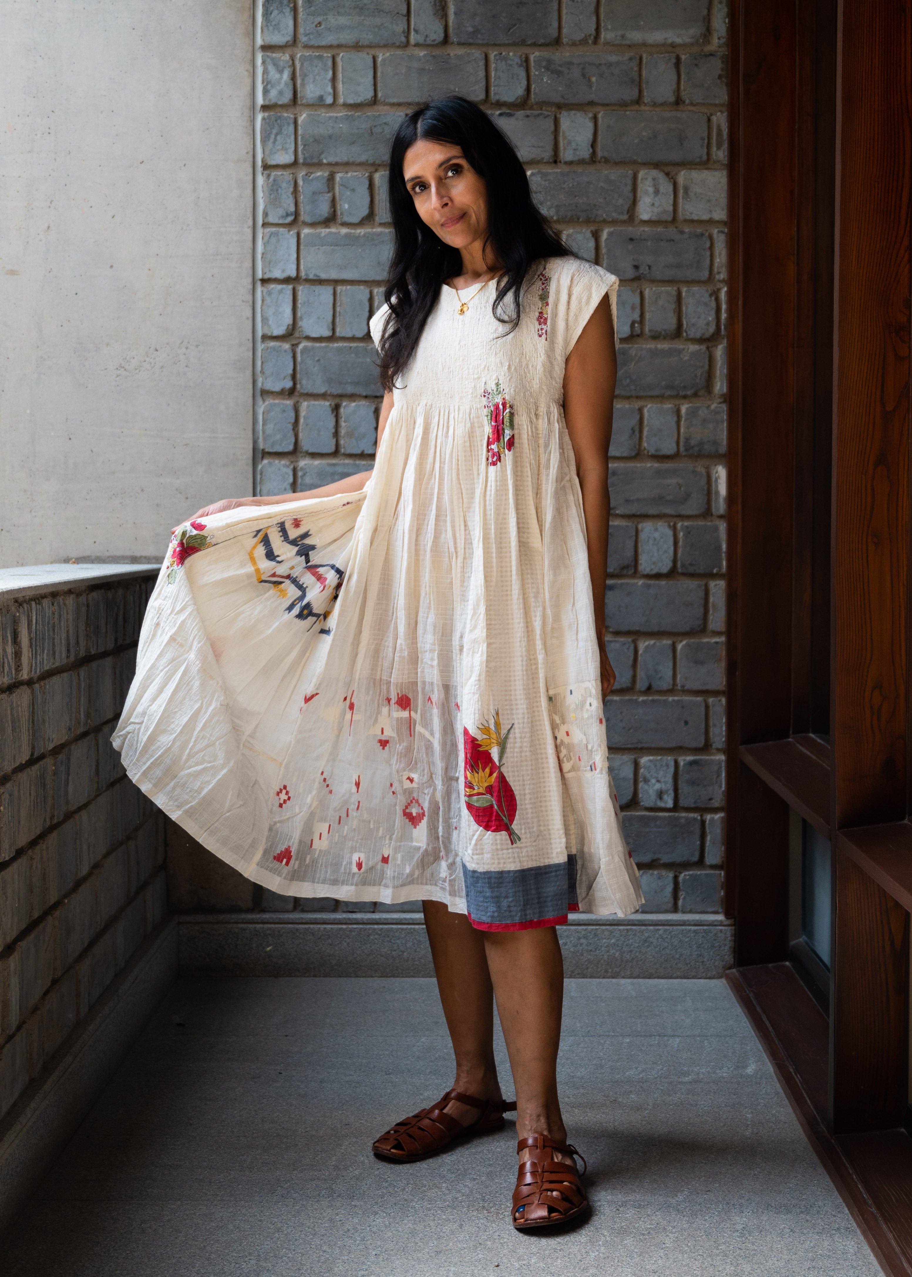 【美品】INJIRI インジリ 刺繍LONG DRESS ワンピース シルク混 美品】INJIRI インジリ 刺繍LONG DRESS ワンピース シルク混