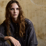MIDNIGHT BLOUSE, CHARCOAL/IVORY BANDHINI TIE&DYE SILK