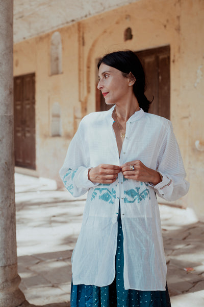 SKY JAMDANI SHIRT, WHITE // BLUE COTTON SILK