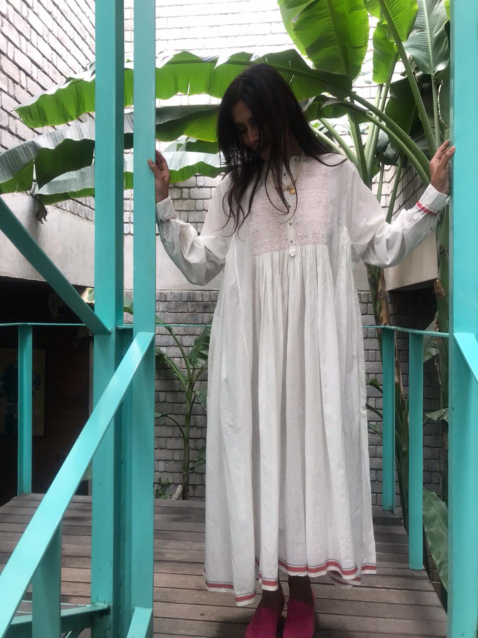 SHIRT DRESS EMBROIDERY, WHITE // RED - SAAKI