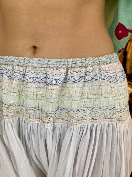 EMBROIDERED 3/4 PANT, WHITE COTTON