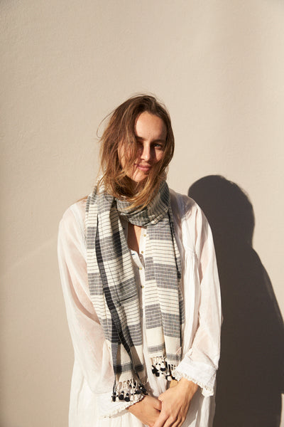 STRIPE SCARF, WHITE/BLACK COTTON