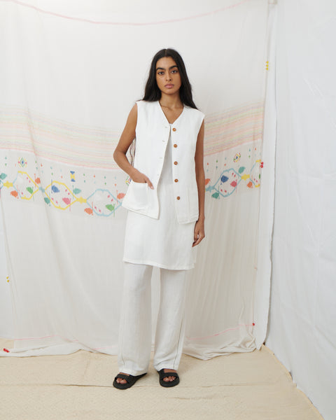 SUNITI PANT, WHITE COTTON LINEN