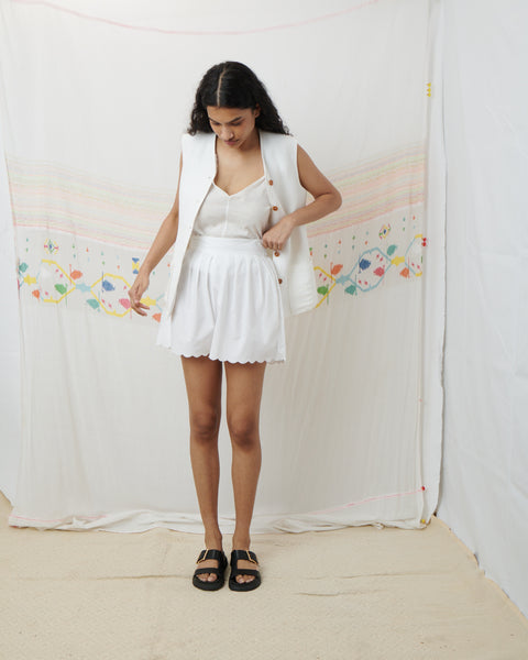 SWATANTRA SHORT, WHITE COTTON POPLIN