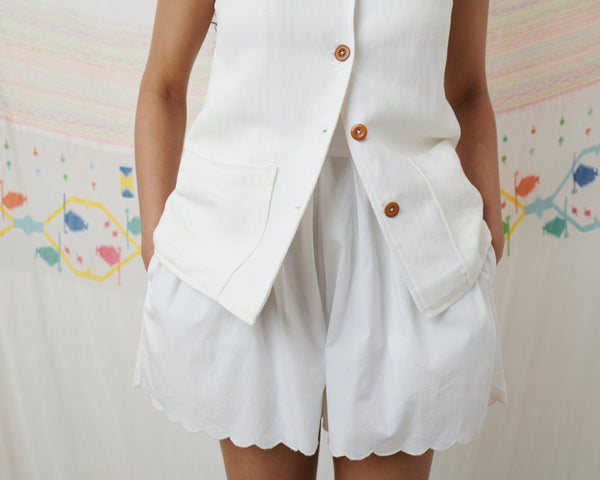 SWATANTRA SHORT, WHITE COTTON POPLIN