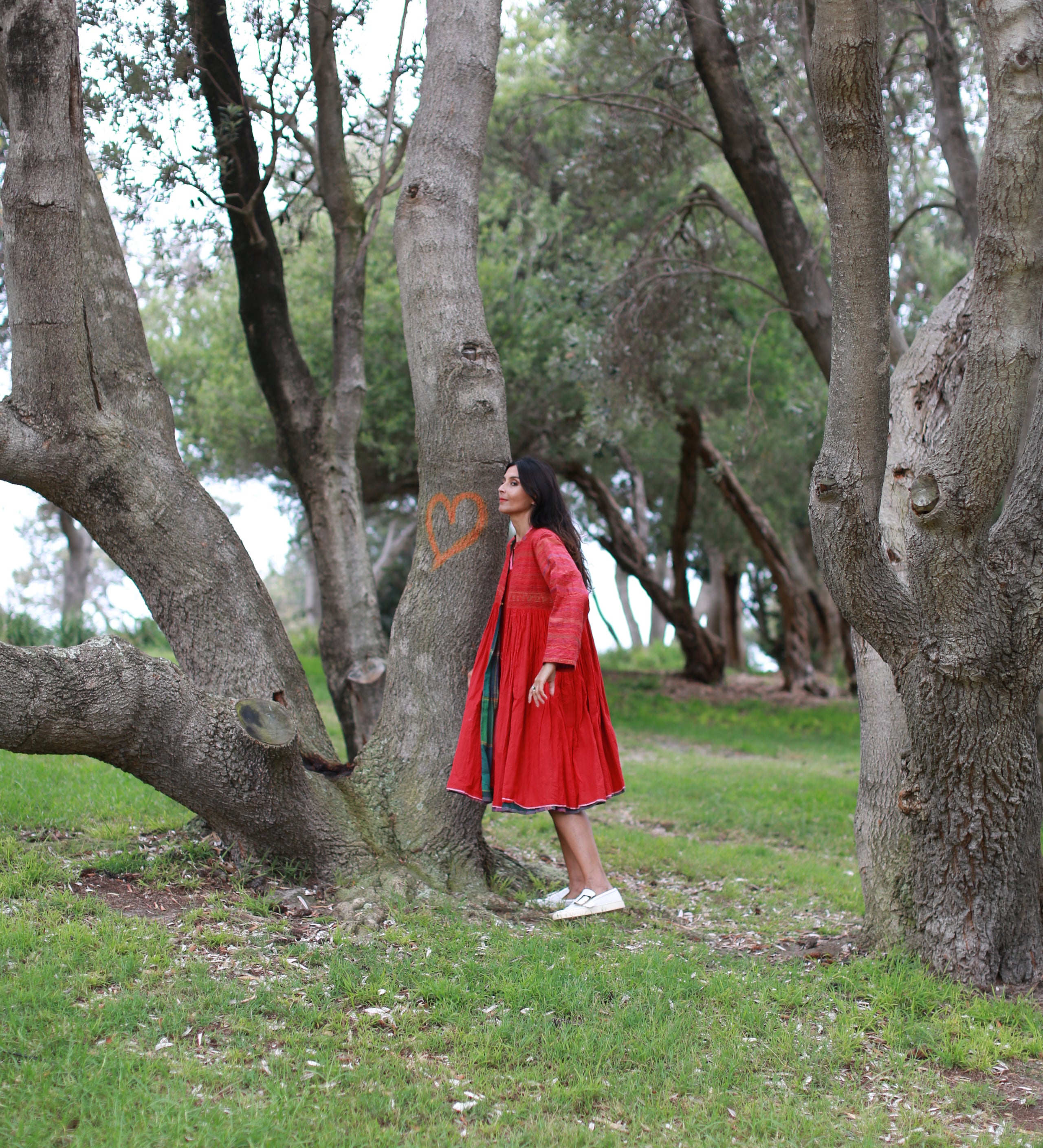 PLEATED CIRCLE COAT DRESS, RED - SAAKI