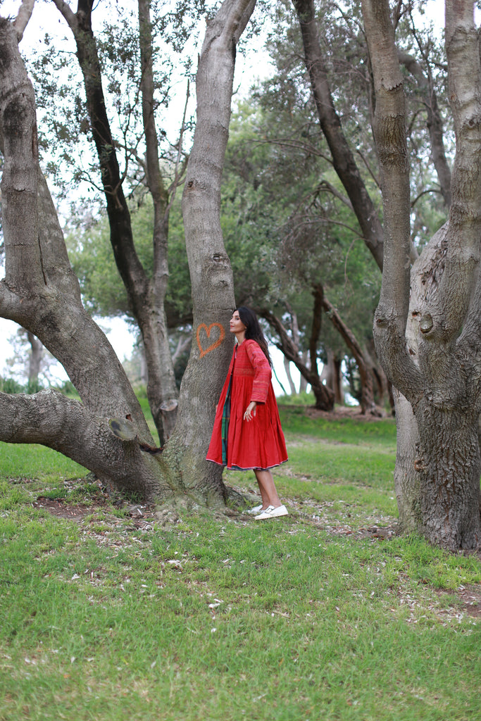 PLEATED CIRCLE COAT DRESS, RED - SAAKI
