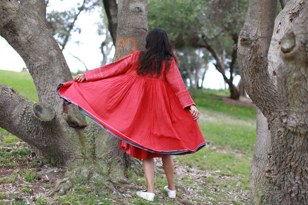 PLEATED CIRCLE COAT DRESS, RED - SAAKI