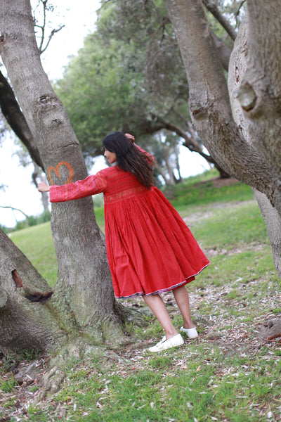 PLEATED CIRCLE COAT DRESS, RED - SAAKI