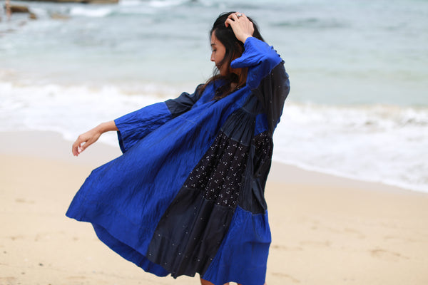 V-NECK BANDHINI KAFTAN DRESS, SHINY NAVY SILK - SAAKI