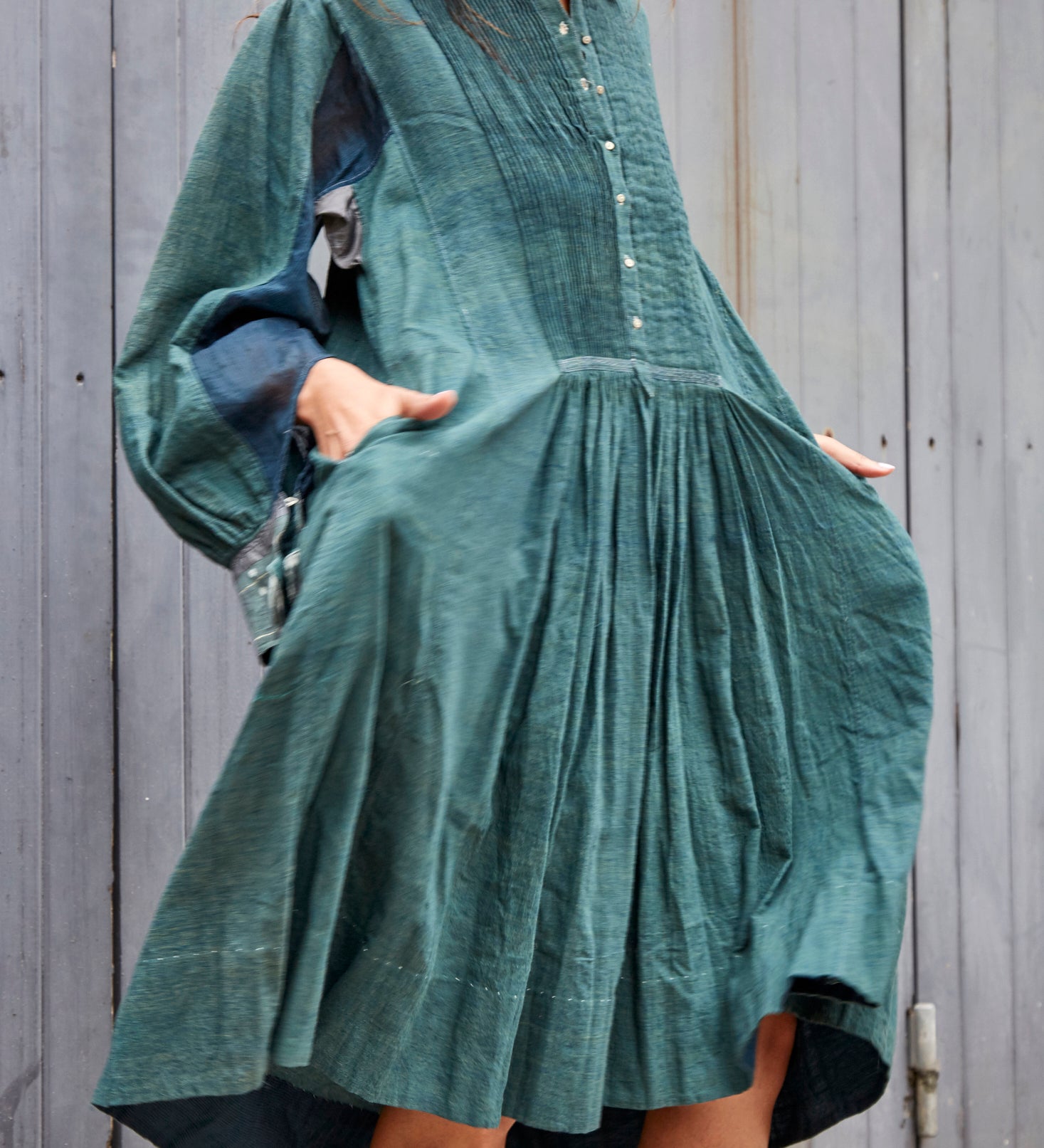 PLEATED EXAGGERATED SLEEVE SHIRT DRESS, GREEN - SAAKI