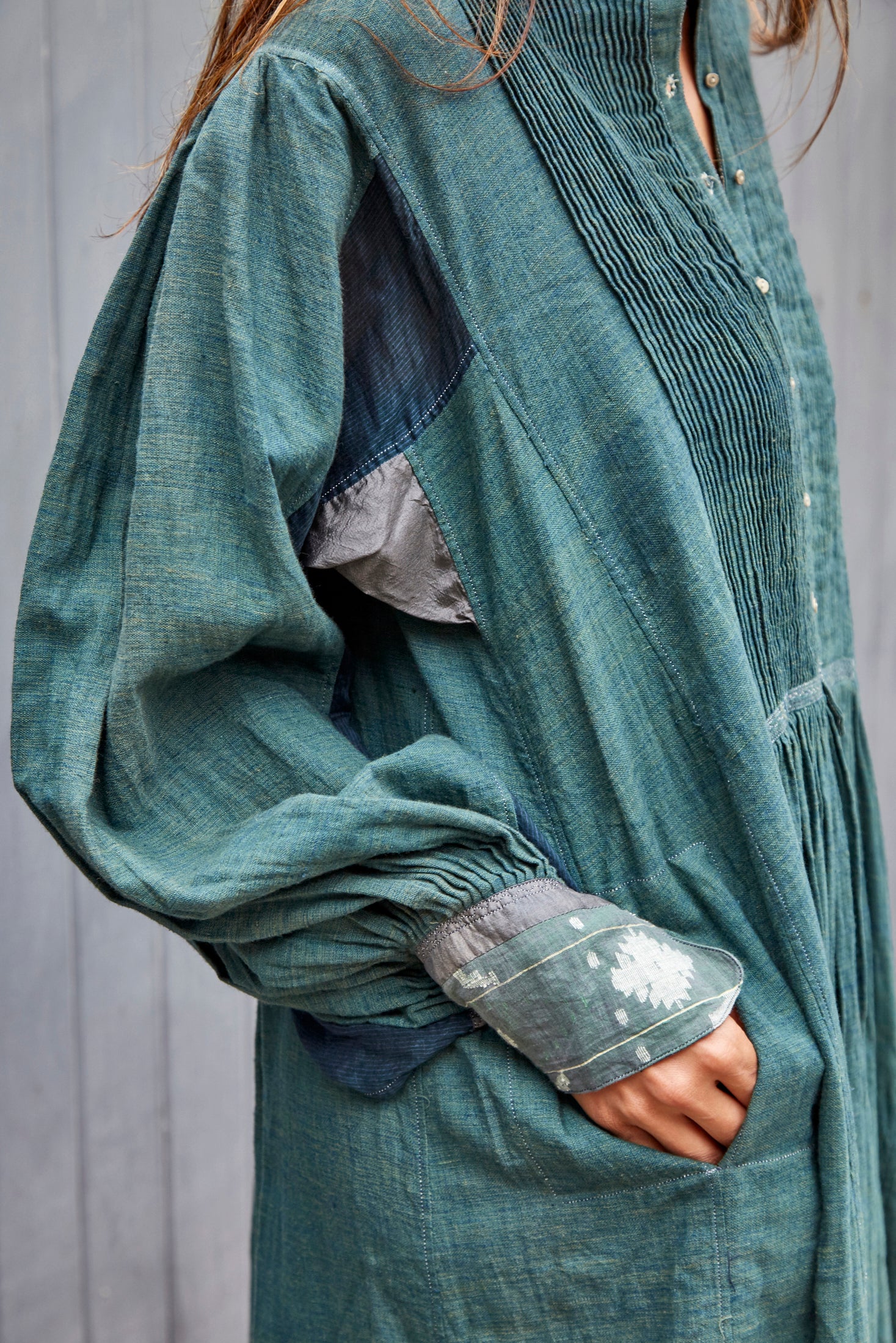 PLEATED EXAGGERATED SLEEVE SHIRT DRESS, GREEN - SAAKI