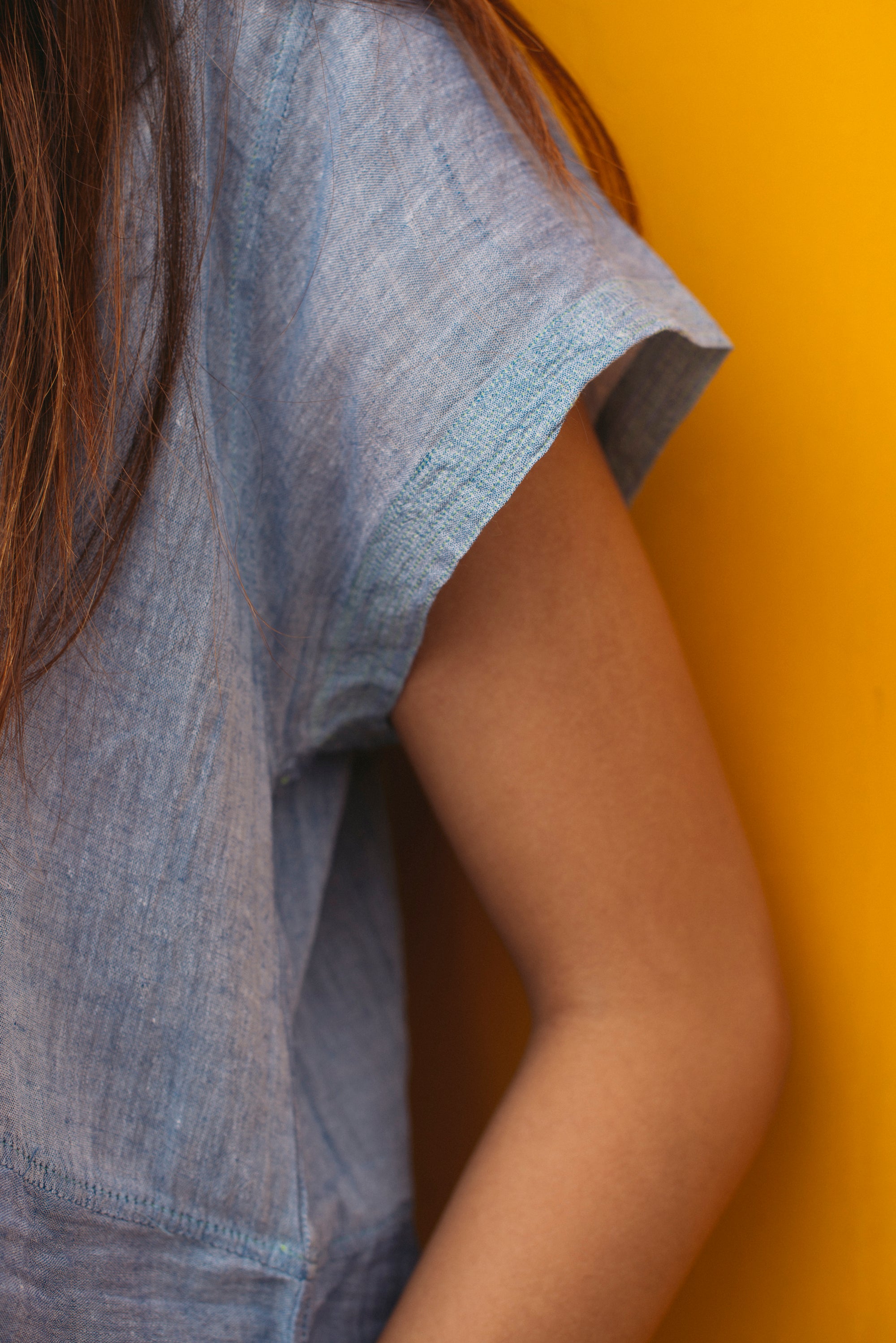 V-NECK RUCHED DRESS, LIGHT BLUE - SAAKI