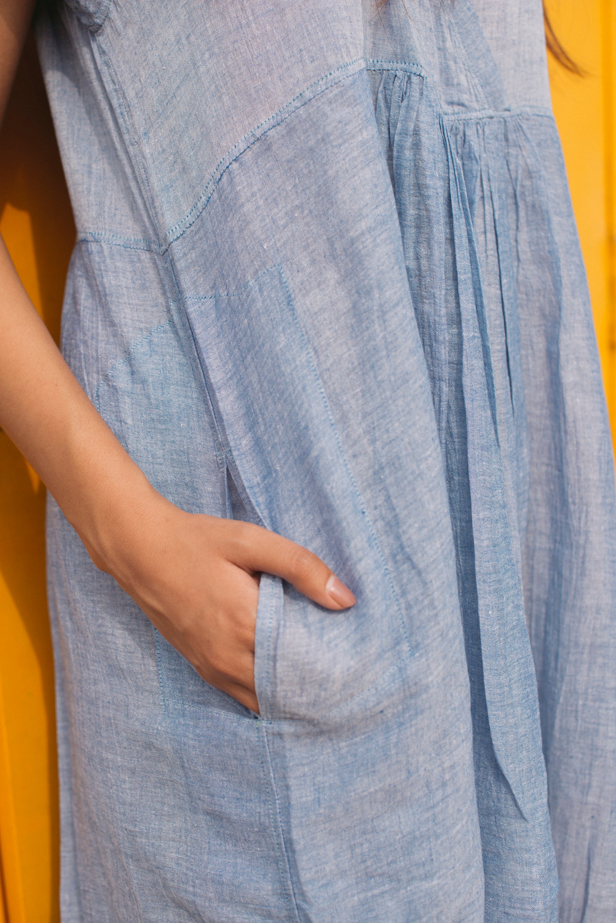 V-NECK RUCHED DRESS, LIGHT BLUE - SAAKI