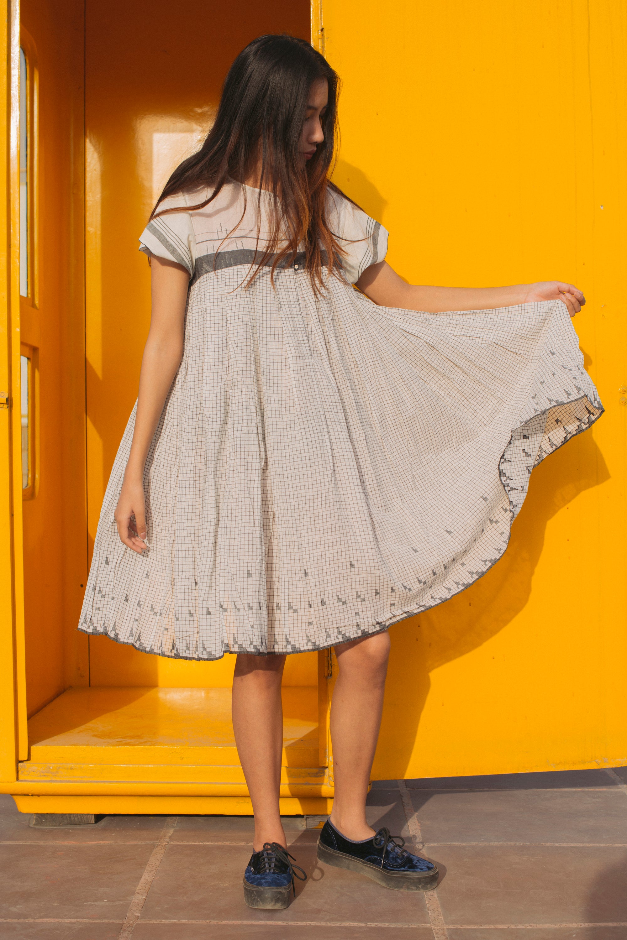 CHECKED A-LINE DRESS, GREY // IVORY - SAAKI