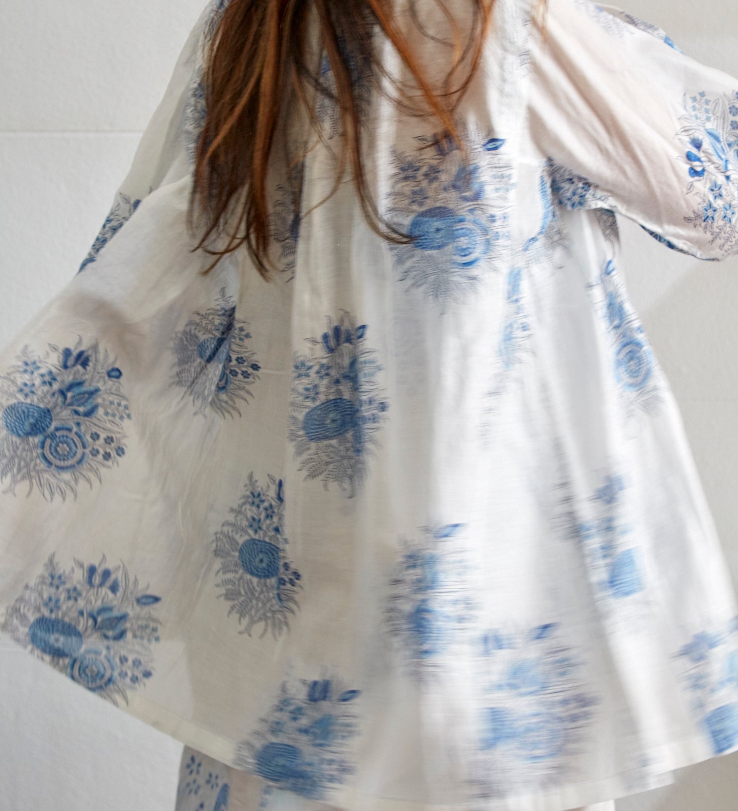 RUFFLE SILK BLOUSE, WHITE // INDIGO BOTANIC - SAAKI