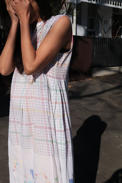 MUSLIN JAMDANI//CHECK DRESS, WHITE SLEEVELESS - SAAKI