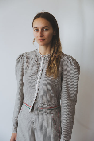 LEILA CROP, WHITE/BLACK PINSTRIPE COTTON
