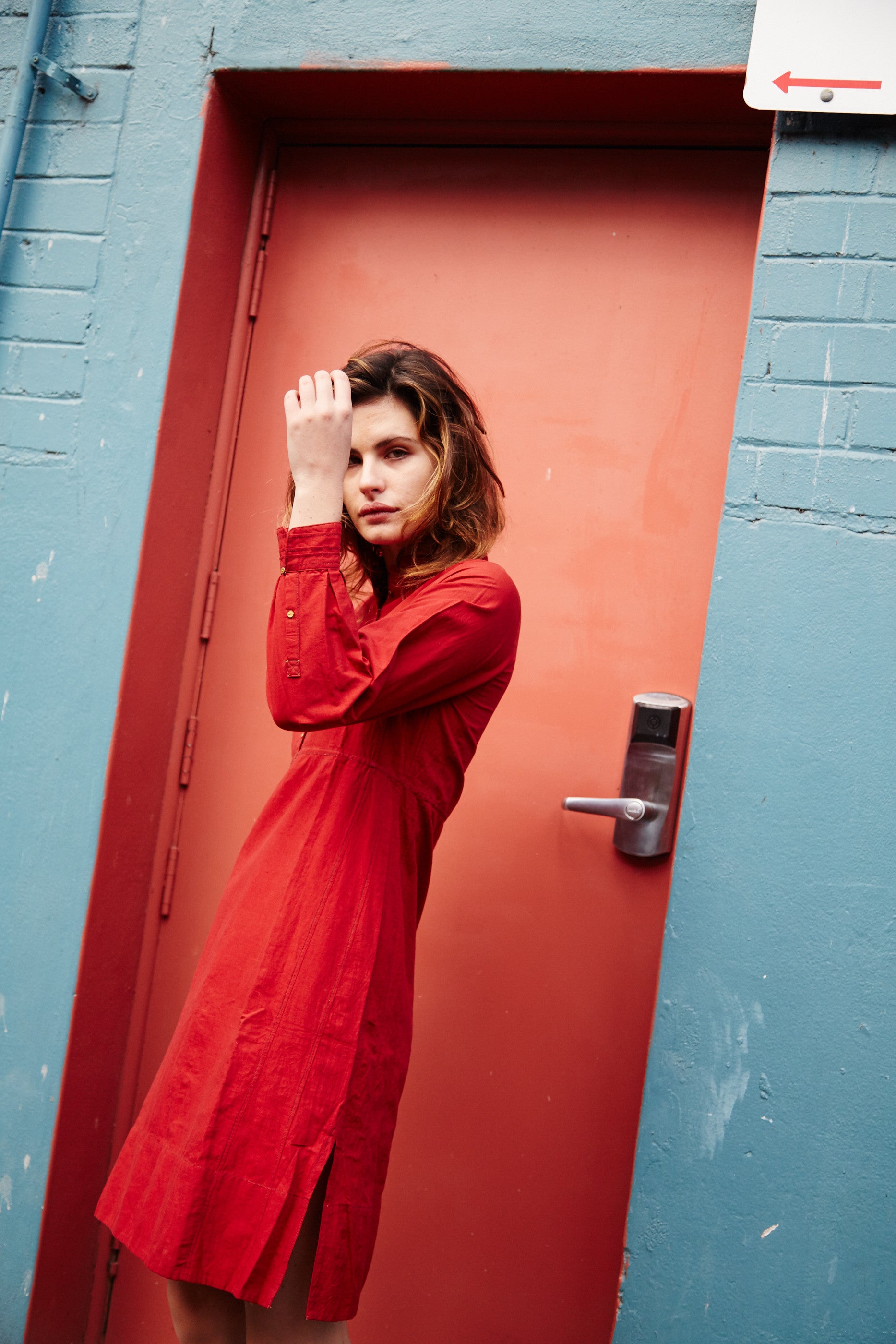 PLEATED CUFF SHIRT DRESS, RED - SAAKI