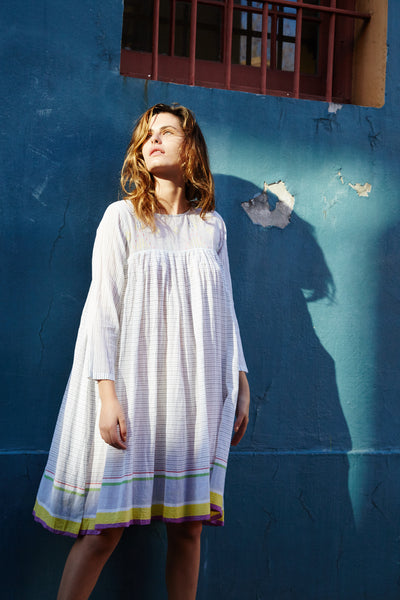 STRIPE PLEAT DRESS, WHITE/BLACK - SAAKI